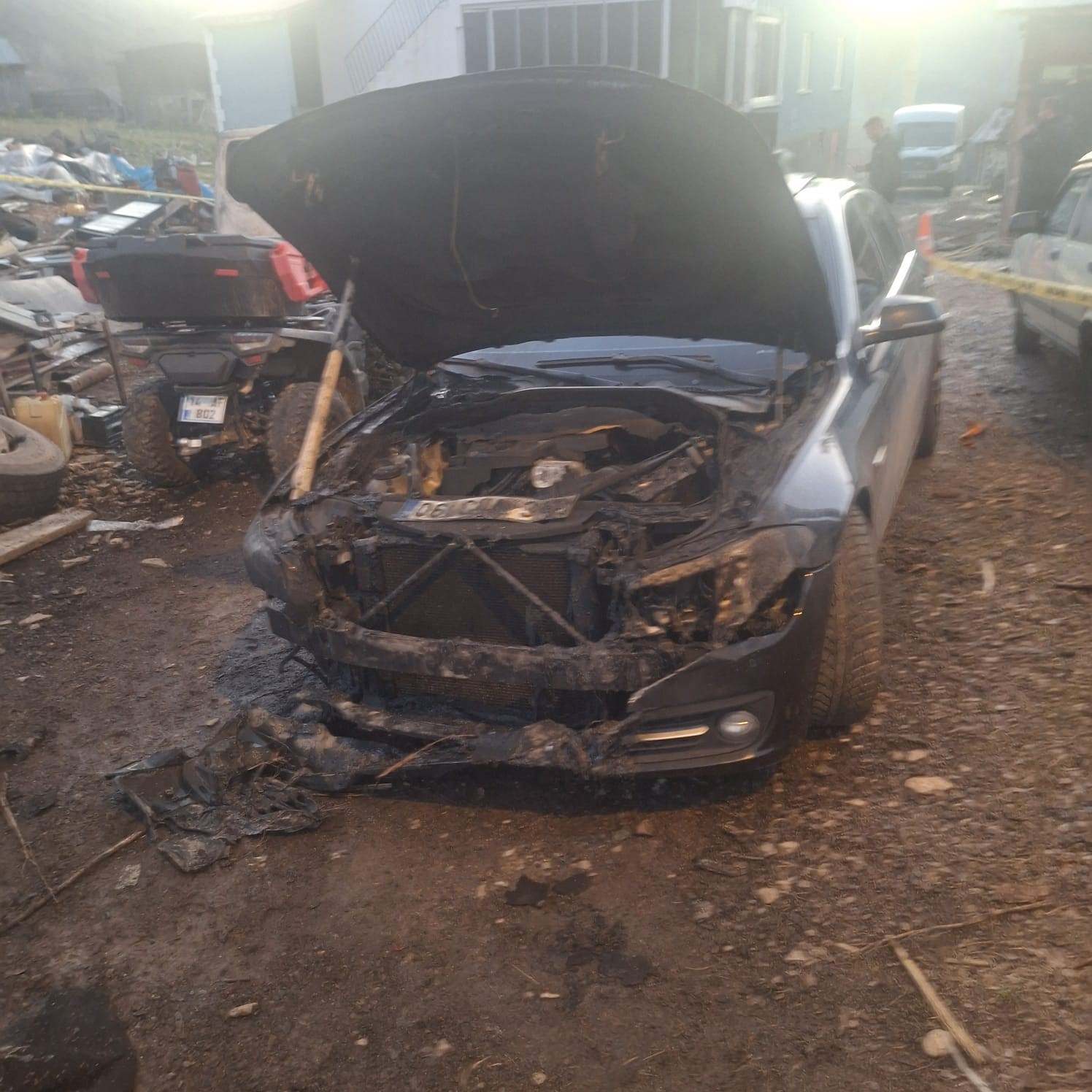 Ankara'da 4 araç kundaklandı