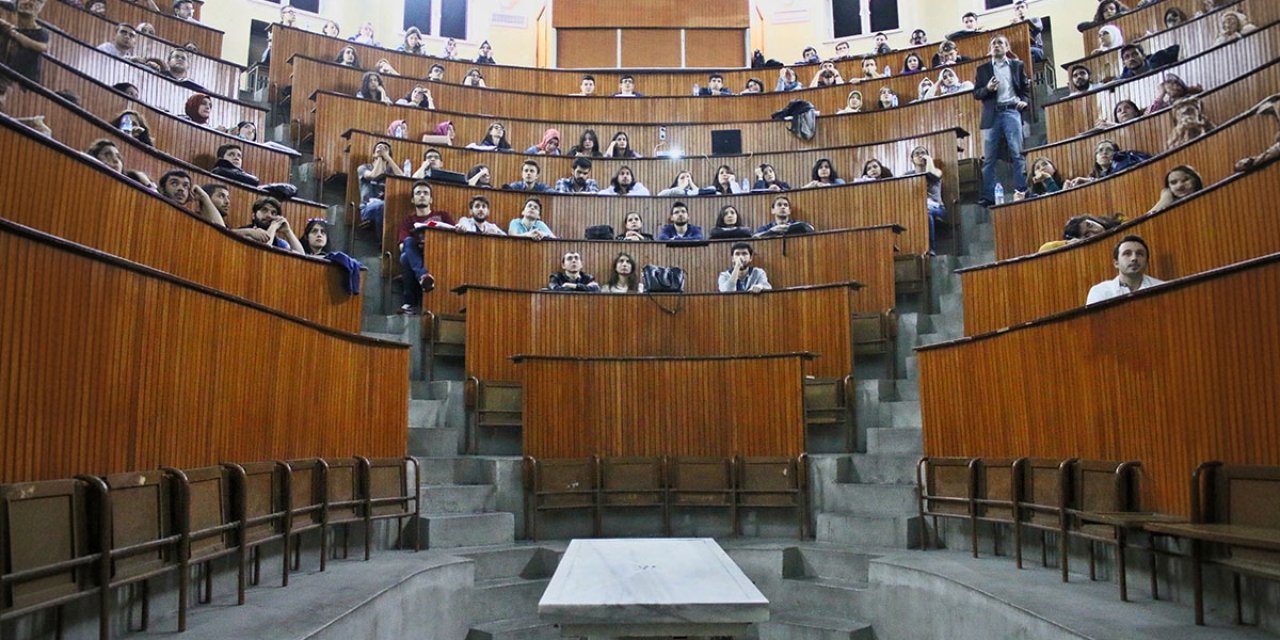 Vakıf üniversitelerinde öğrenim ücretlerine üst sınır geliyor: Hesaplama yöntemi değişiyor