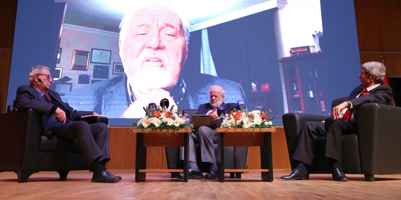 Ankara’da “Dünya Türk Dili Ailesi Günü” paneli düzenlendi