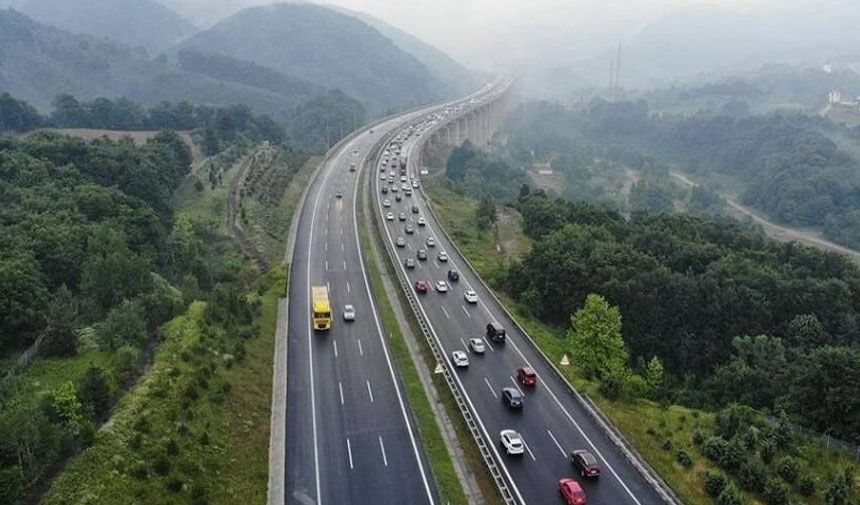 Kamyon, tanker ve çekiciler, pazar günü trafiğe çıkamayacak