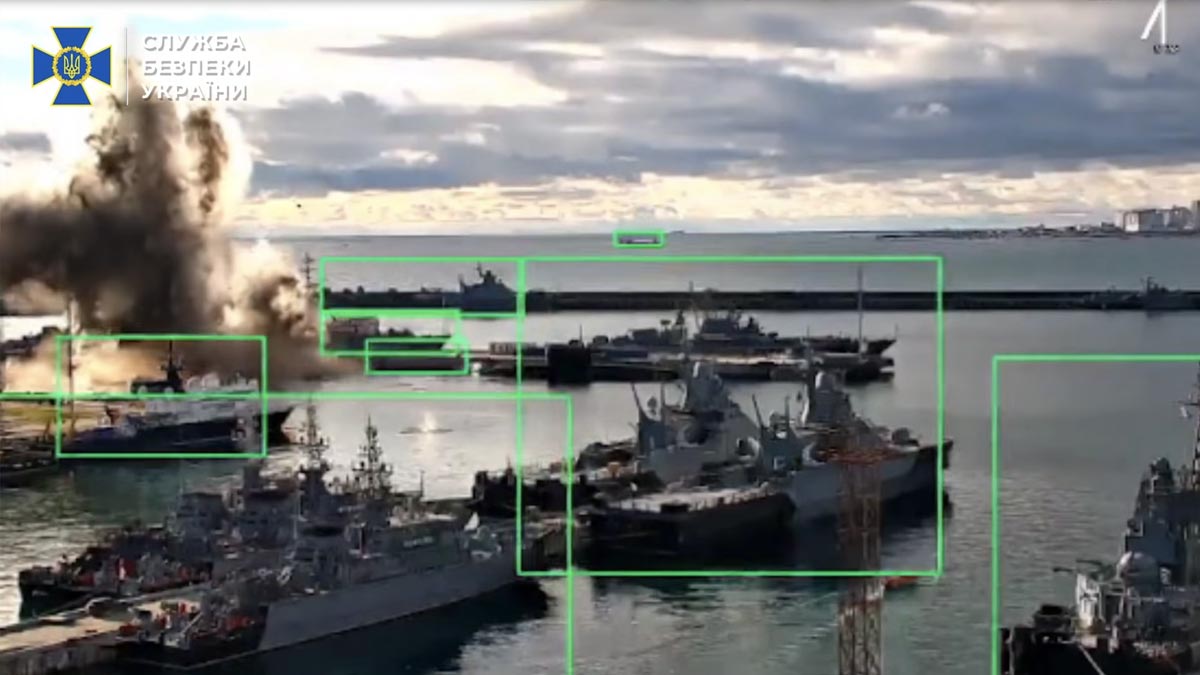 Ukrayna Karadeniz'de Rus denizaltısını batırdı