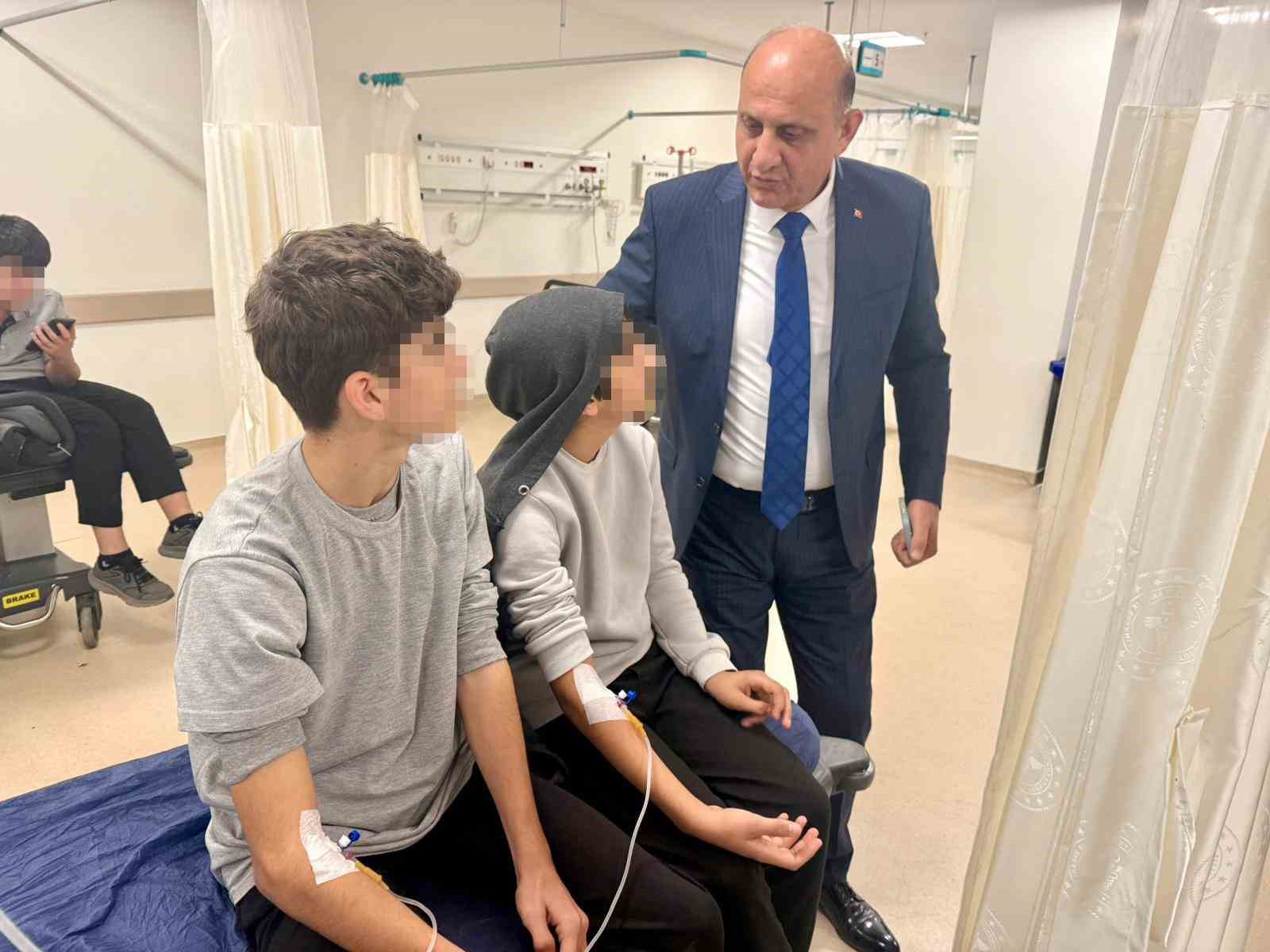 Mersin'de 10 öğrenci zehirlendi