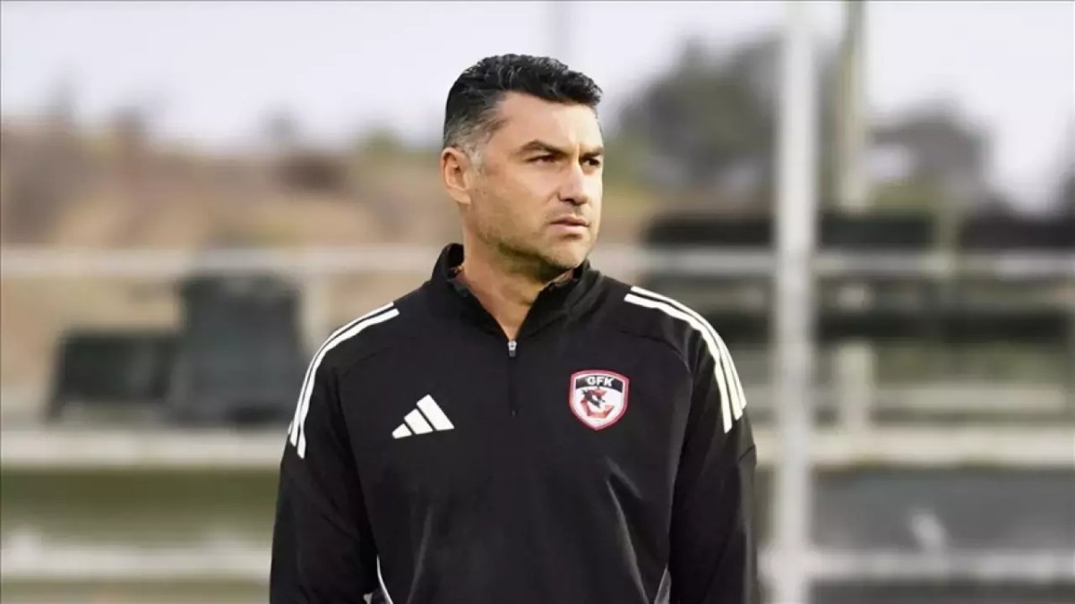 Burak Yılmaz takımla el sıkıştı