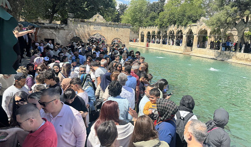 Balıklıgöl'de bayram yoğunluğu