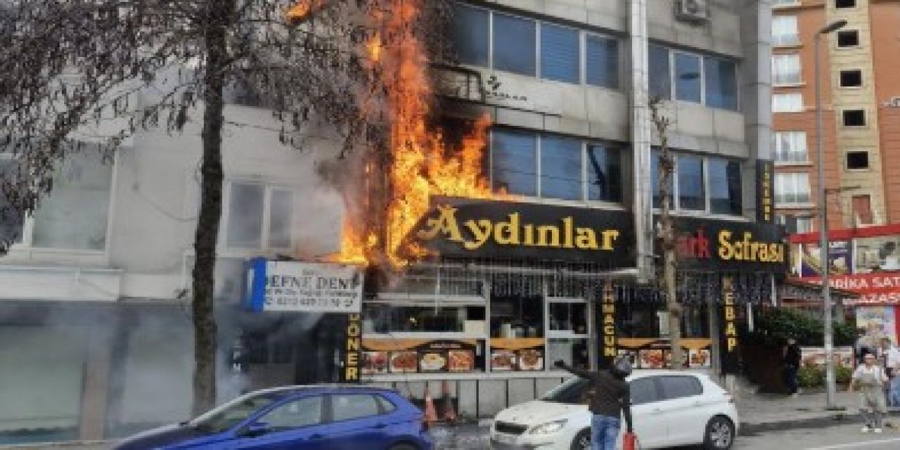 Esenyurt’ta restoranda yangın! Alevler binanın dış cephesine sıçradı