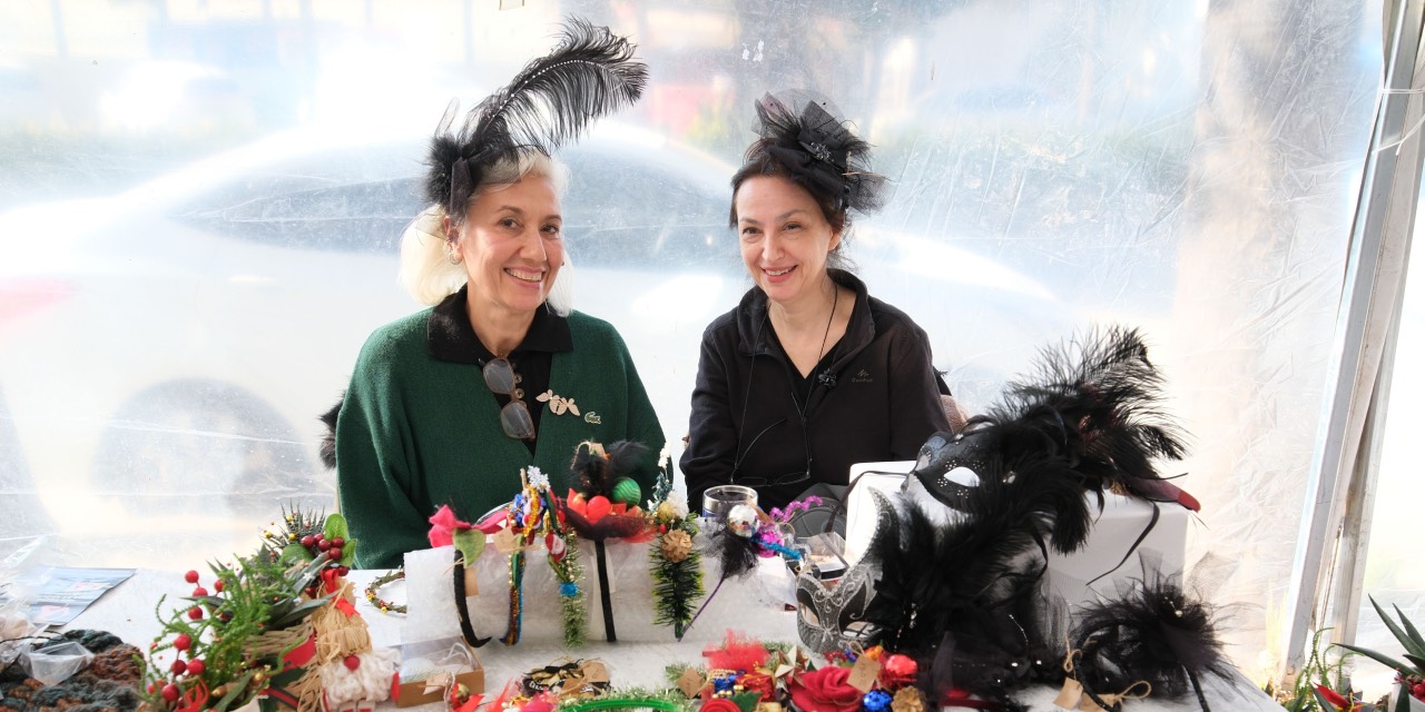 Yılbaşı Konseptli Kadın Emeği Pazarı Adanalılarla Buluştu