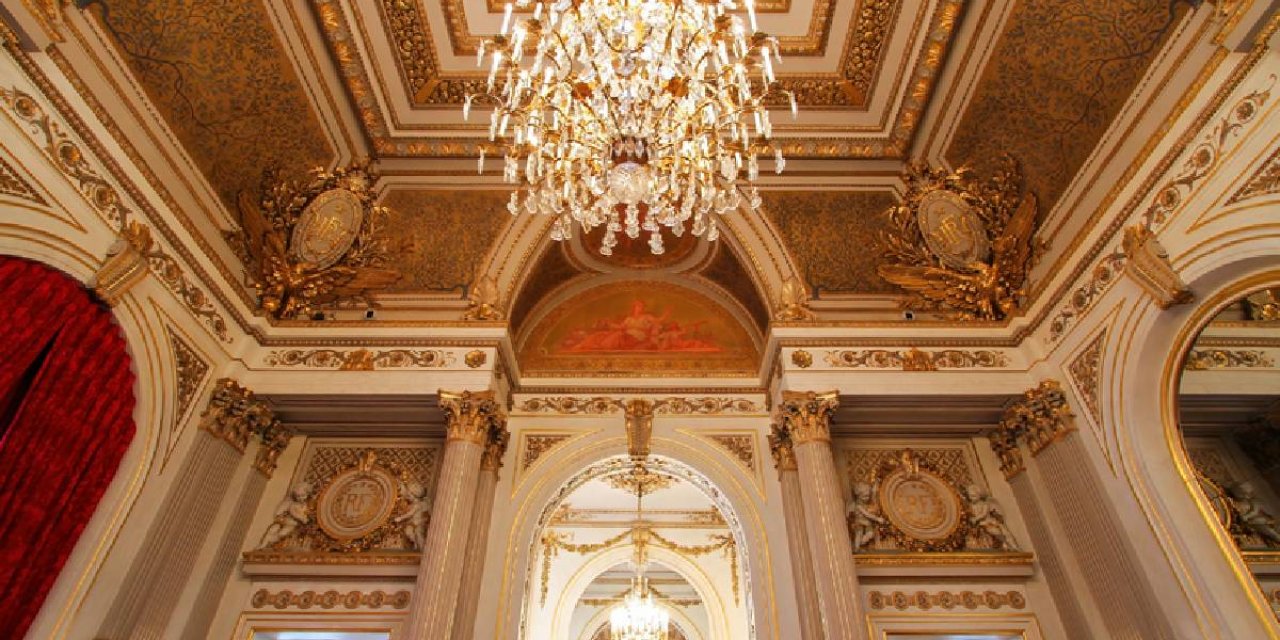 Fransa’da ikinci soygun: Elysee Sarayı’ndan binlerce euroluk eşyalar çalındı