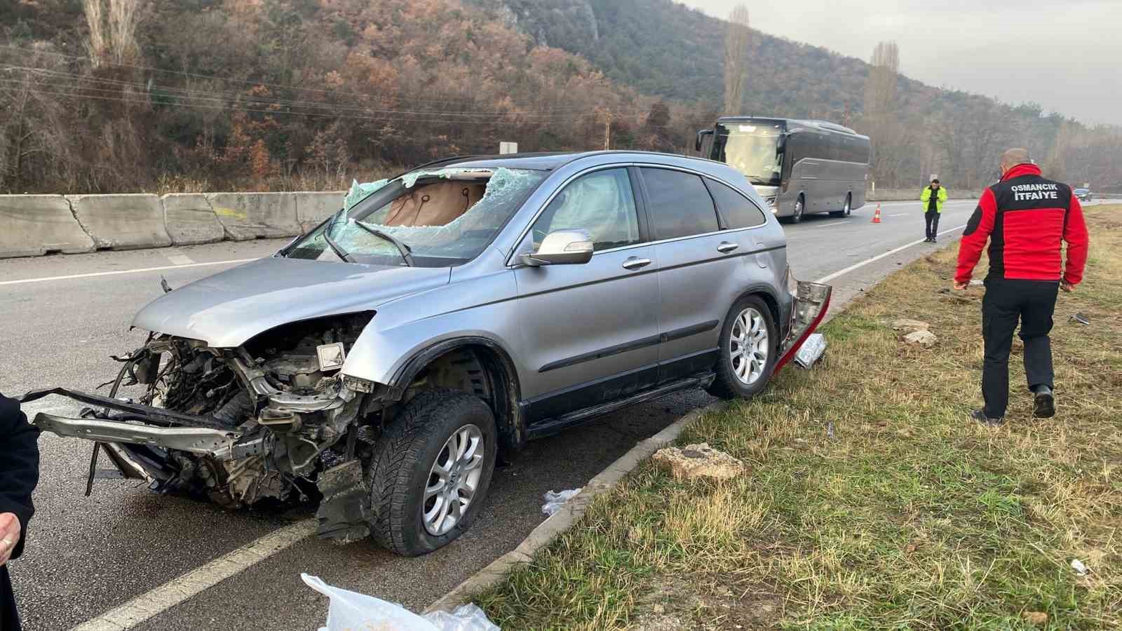 Amasya'da otomobil takla attı: 3 yaralı