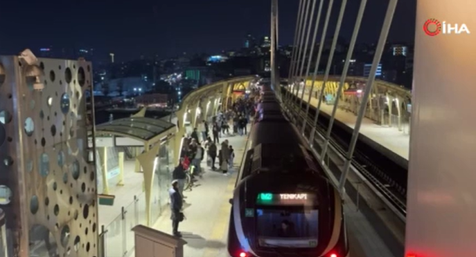 Haliç’te metro alarmı: Teknik arıza seferleri aksattı