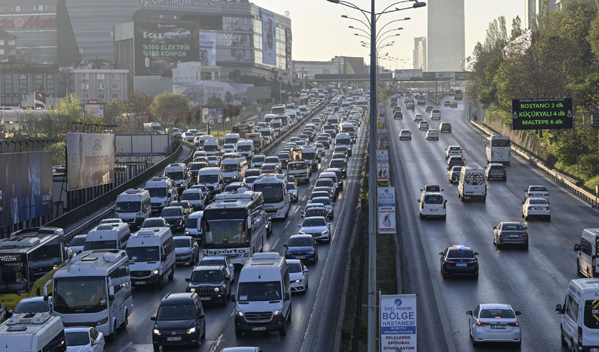 Tatil bitti, İstanbul'da trafik çilesi başladı