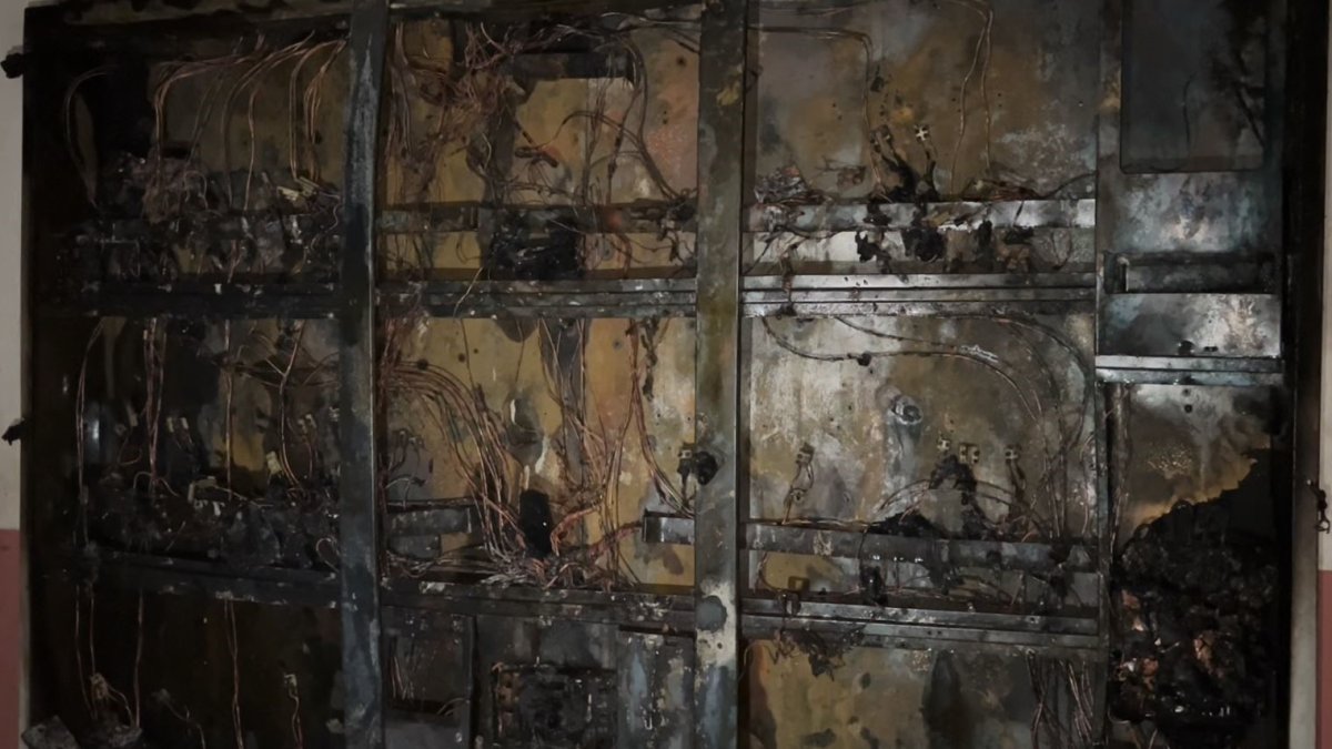 Zeytinburnu’nda 4 katlı binada yangın: 4 kişi hastaneye kaldırıldı