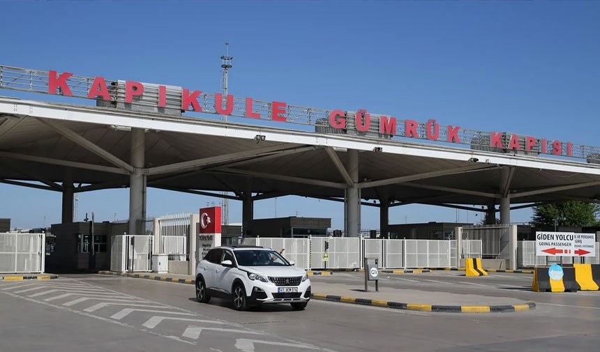 Avrupa'ya açılan sınır kapılarından yapılan giriş-çıkış sayılarında artış