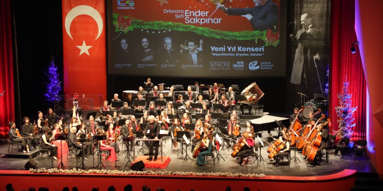 Eskişehir Büyükşehir Senfoni Orkestrası yeni yıl konserleri düzenledi