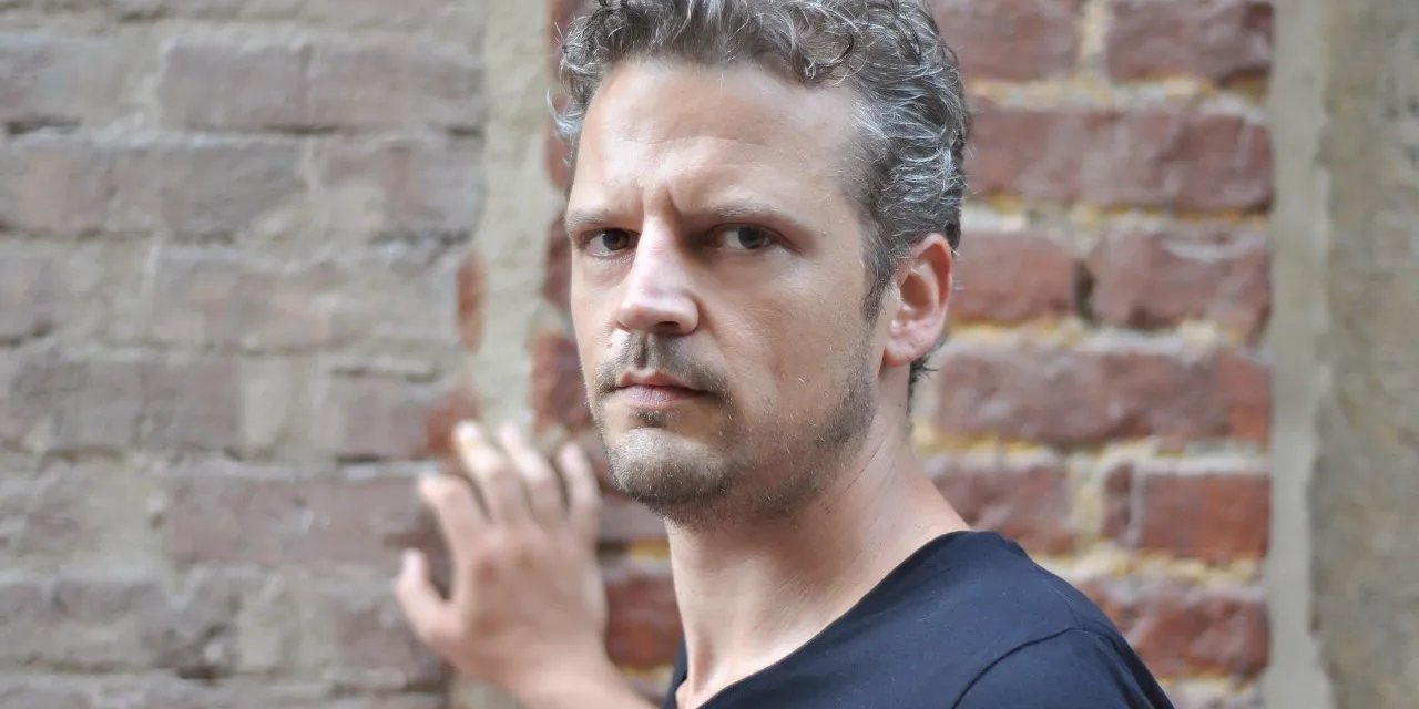 Yönetmen Seren Yüce’ye silahlı saldırı: Evine gelen kurye kıyafetli, kasklı saldırgan ateş etti