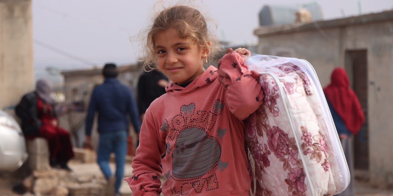 İHH, “İyilik Soğuk Geçirmez” kış kampanyasını 22 ülkede başlatıyor