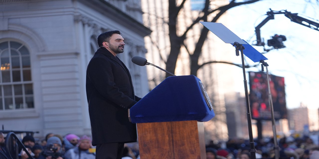 New York'un ilk Müslüman Belediye Başkanı Mamdani, törende yemin etti