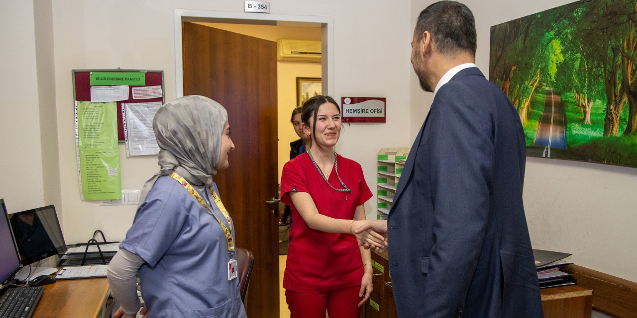 Manavgat Belediye Başkan Vekili Çiçek’ten yeni yılda hastane ziyareti