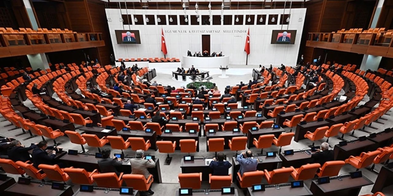 TBMM’ye ilginç dilekçe yağmuru: Ramazan tatil olsun, sigara içmeyen erken çıksın