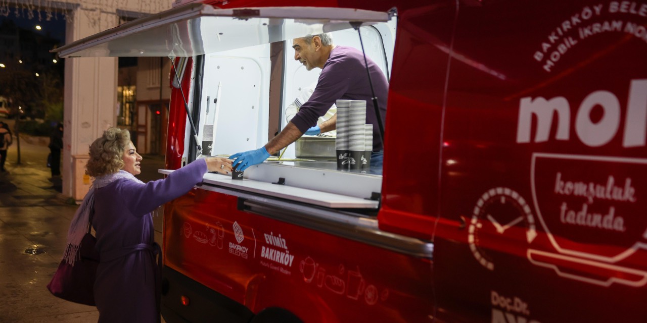Bakırköy Belediyesi’nden soğuk sabahlar için sıcak çorba ikramı