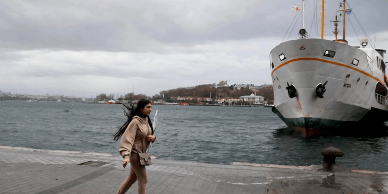 İstanbul'da tüm vapur seferleri iptal edildi