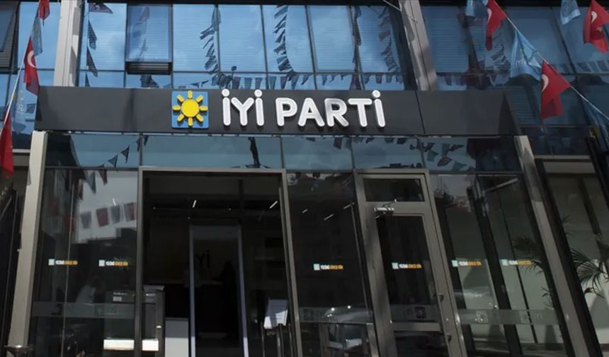 İYİ Parti'de üst düzey istifa