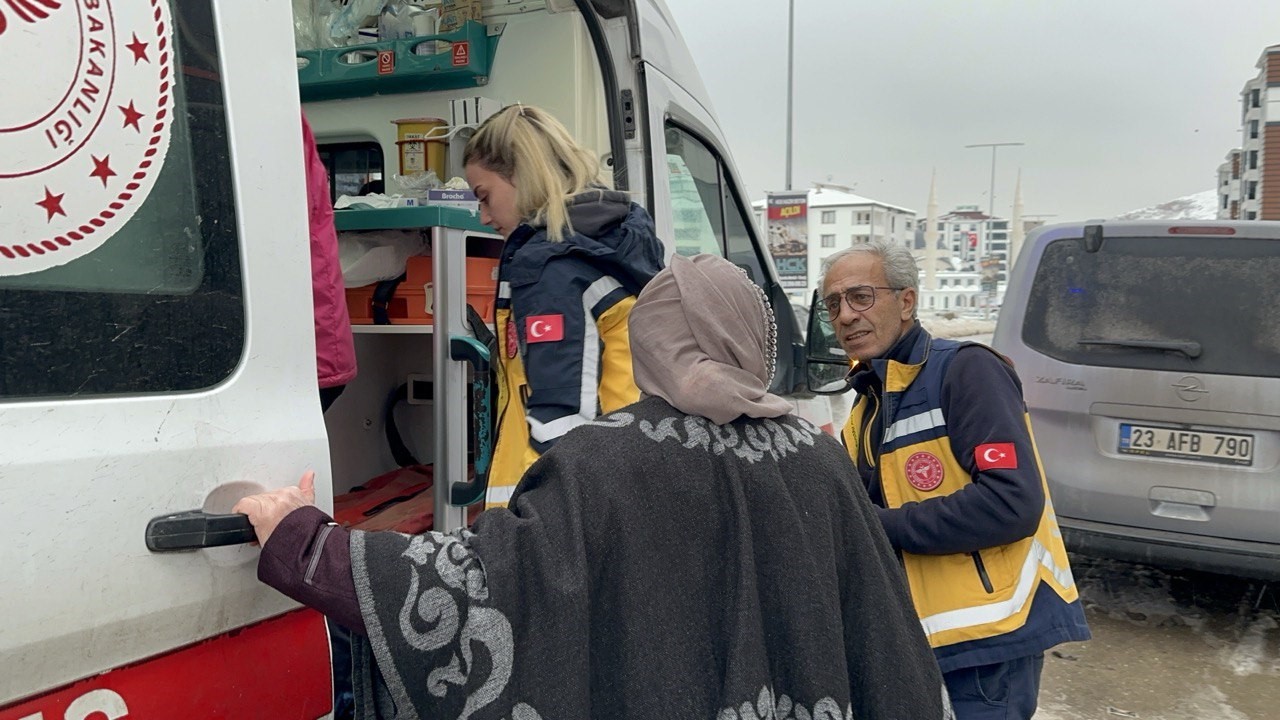 Elazığ'da doğal gaz sızıntısı: 6 kişi hastaneye kaldırıldı