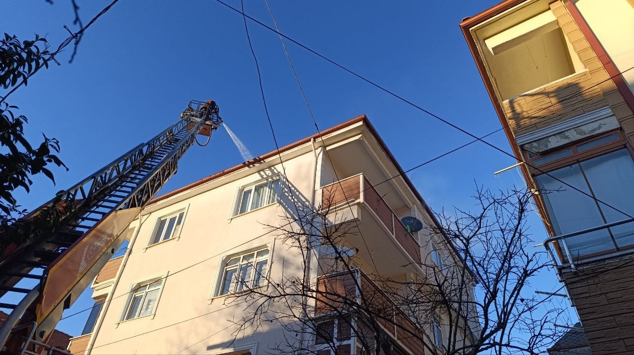 Mangal yakmak istedi evi yaktı