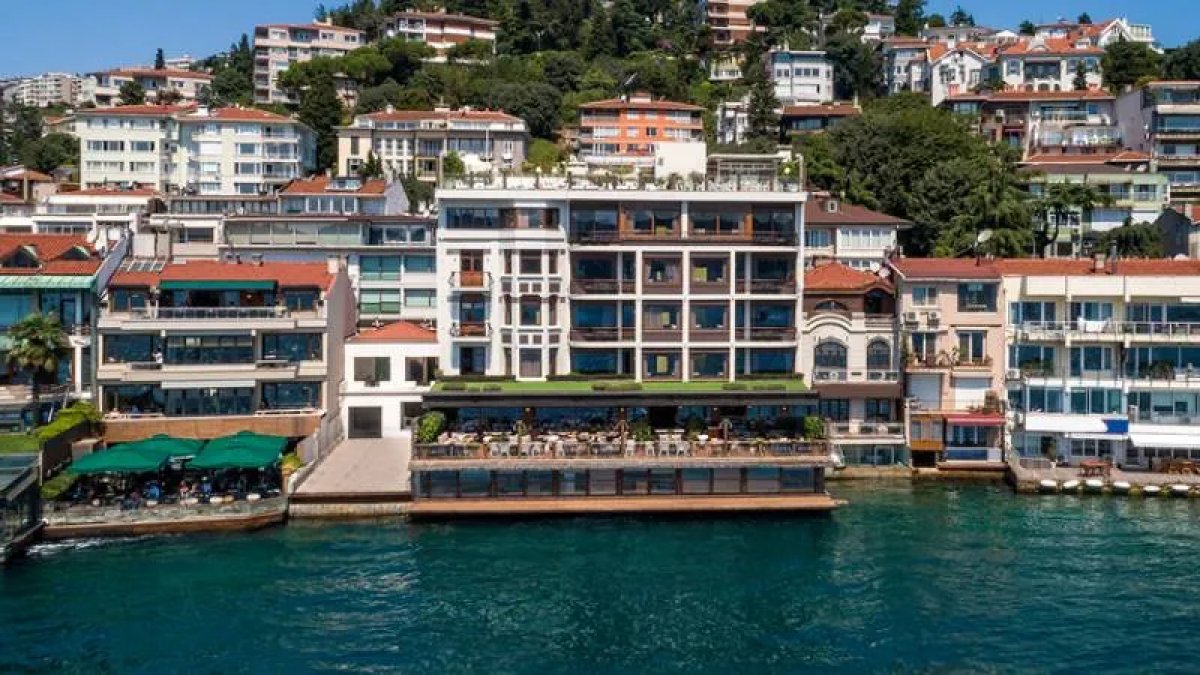 Bebek Otel’de kaçak yapı kararı: Belediye ekipleri sabah saatlerinde geldiler