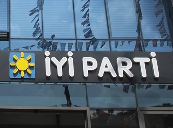 İYİ Parti'de üst düzey istifa: Genel Başkan Yardımcısı görevinden ayrıldı
