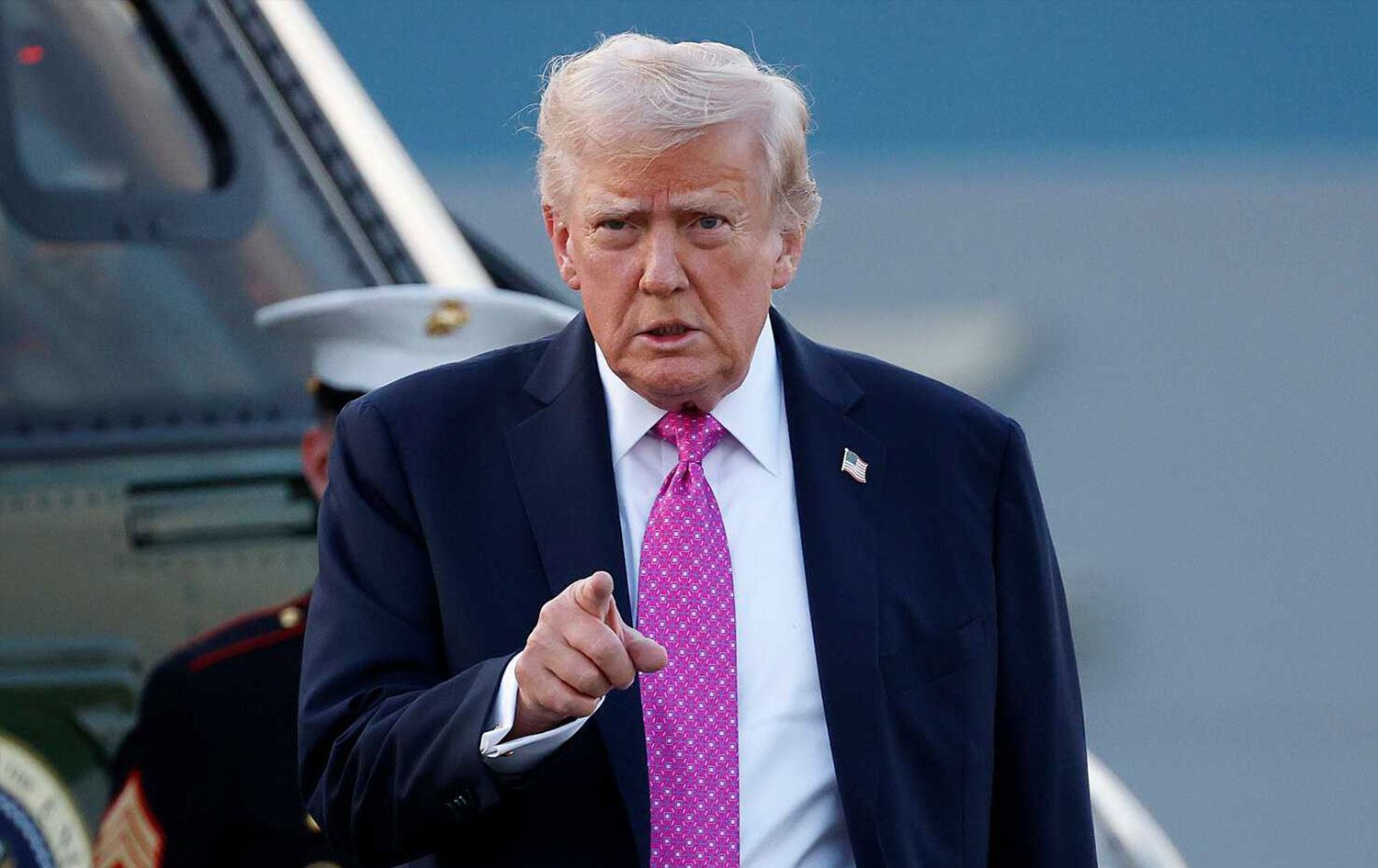 Trump'tan İranlılara flaş çağrı: Ele geçirin bedeli büyük olacak