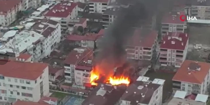 Kedi sobası yangına neden oldu: İki ev küle döndü