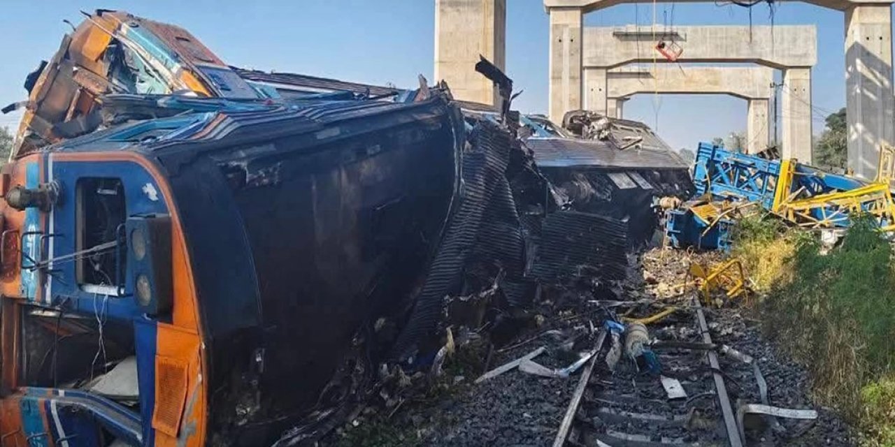 Tayland’da facia: Tren kazasında 22 kişi öldü