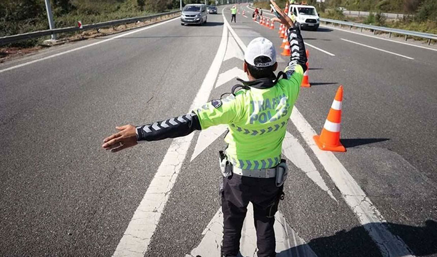 Pazar günü bazı yollar trafiğe kapatılacak