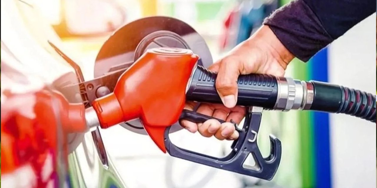 Benzine bu gece zam geleceği duyurulmuştu: Motorine de zam geliyor!