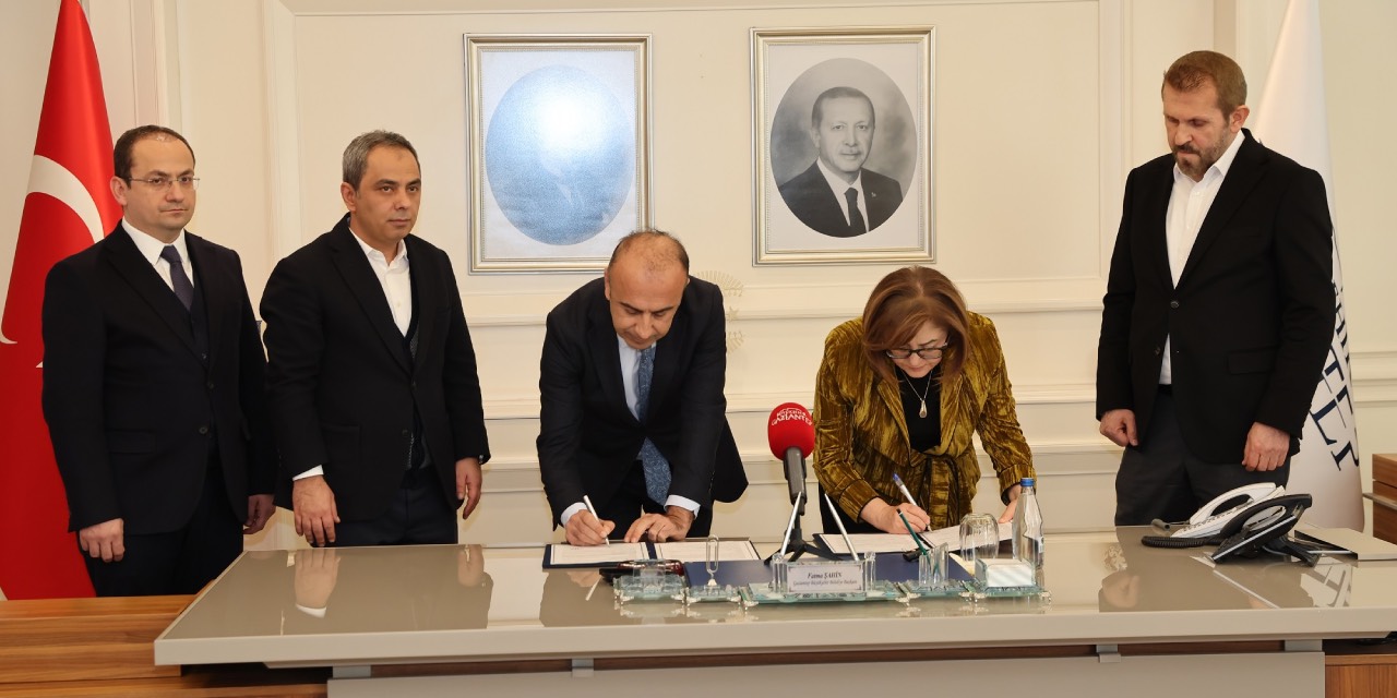 Gaziantep Büyükşehir'den Adıyaman Üniversitesi’ne spor tesisi desteği