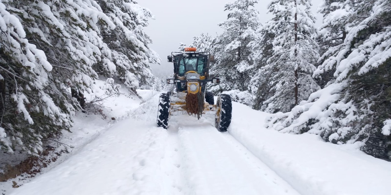 Eskişehir’de karla mücadele aralıksız devam ediyor