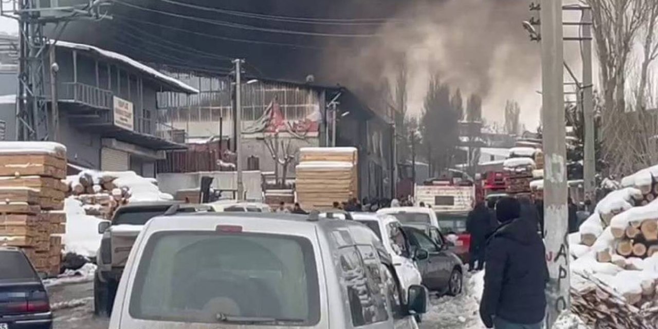 Erzurum'da kereste fabrikasında patlama meydana geldi: Yaralılar var