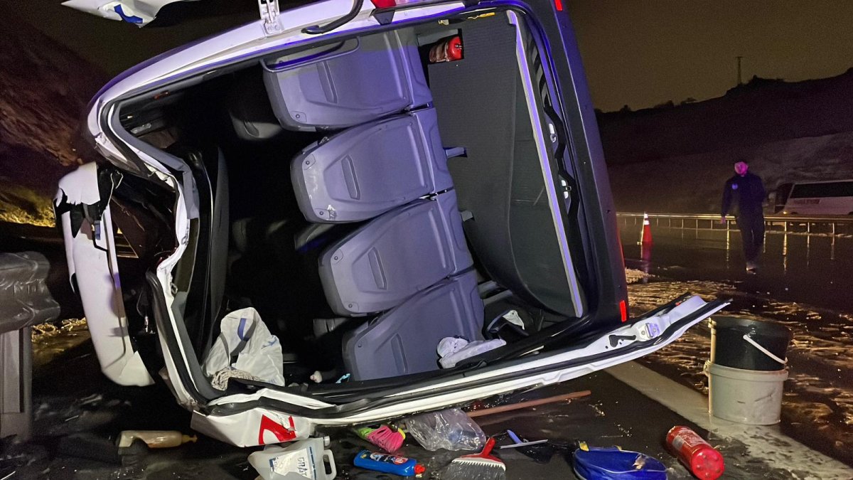İstanbul – Kuzey Marmara Otoyolu’nda servis minibüsü devrildi: 11 kişi yaralandı