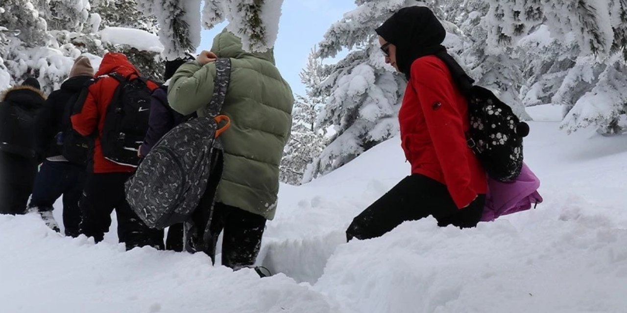İstanbul’da kar bitmiyor! 2 uzmandan gece yarısı ve yarın için kritik uyarı
