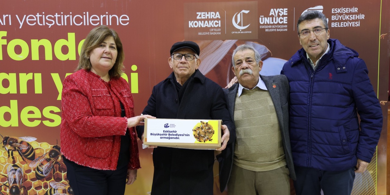 Eskişehir'de fondan arı yemi destekleri devam ediyor