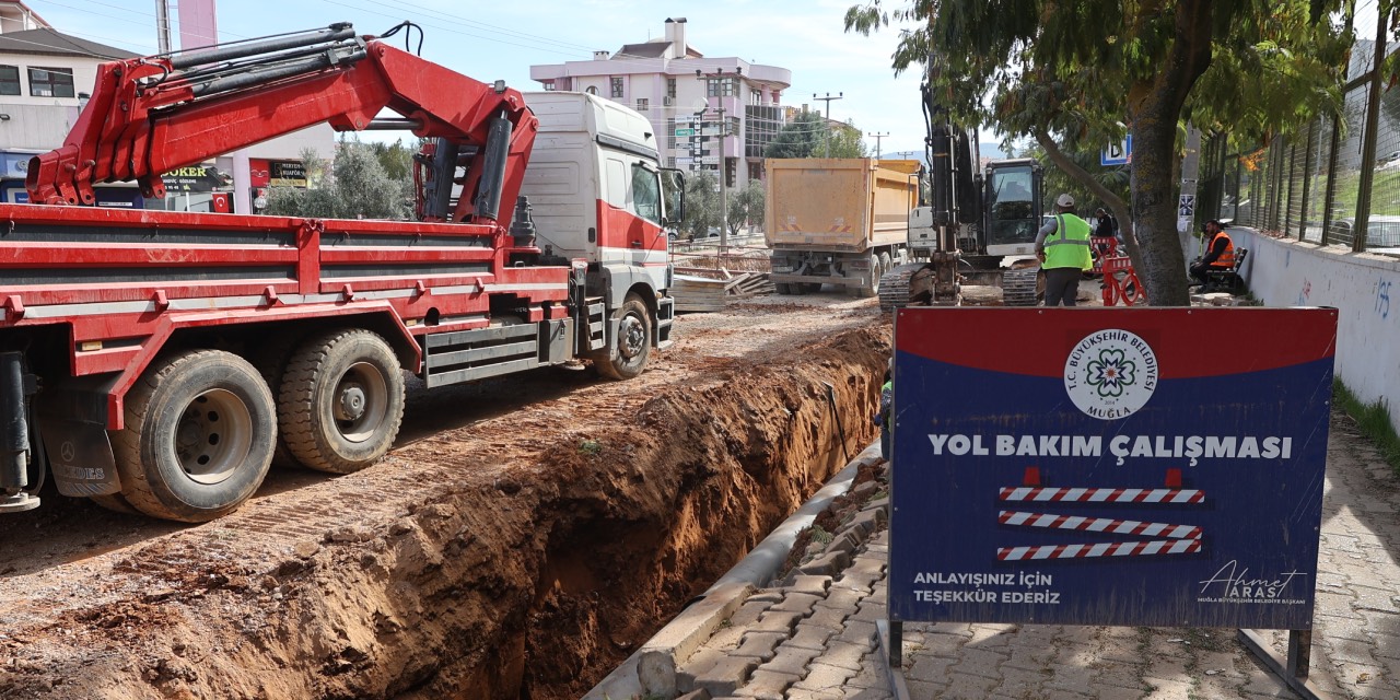 Muğla Büyükşehir Belediyesi, Menteşe’de yol yatırımlarını sürdürüyor