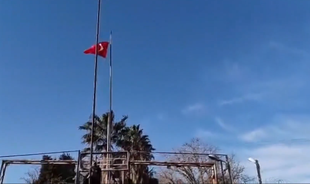 DEM Parti'den Türk bayrağına saldırıyla ilgili flaş açıklama