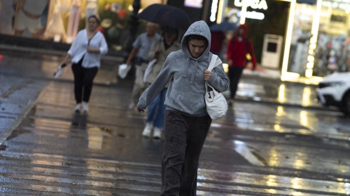 Ilık hava dalgası başlıyor: Meteoroloji'den sağanak uyarısı