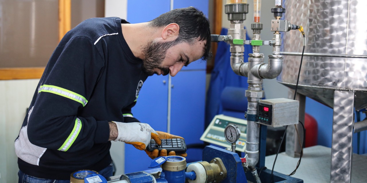 ASKİ hurda su sayaçlarını yenileyerek yeniden kullanıma sunuyor