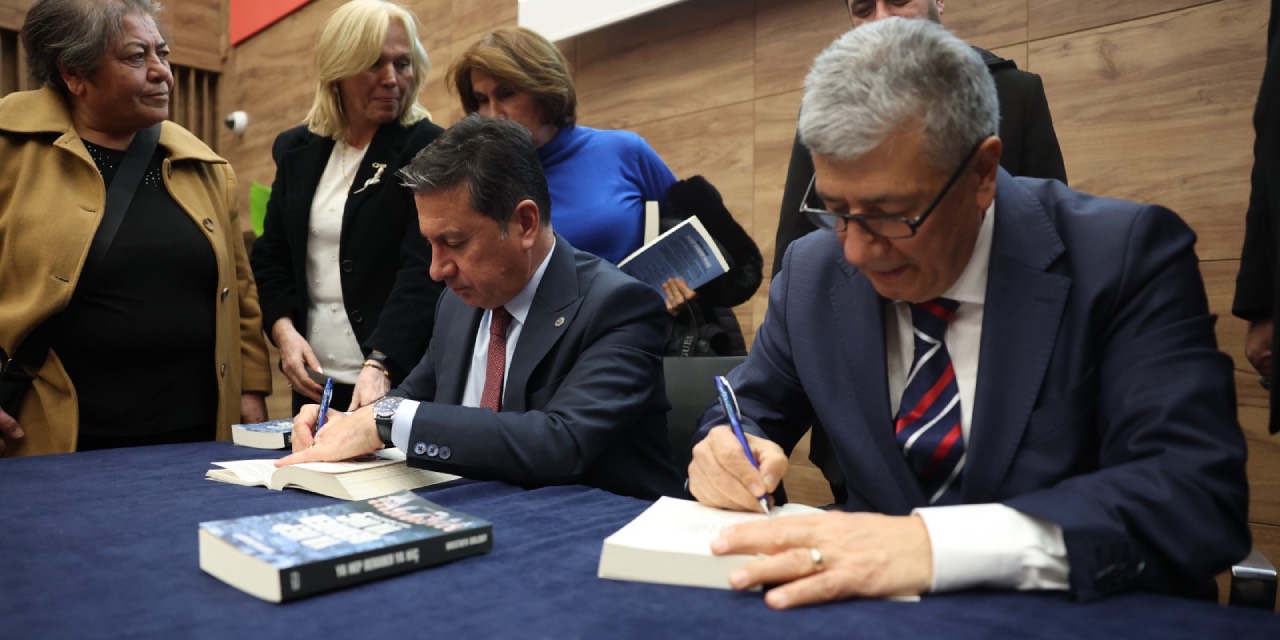 Muğla’da cumhuriyet ve demokrasi üzerine söyleşi ve imza günü