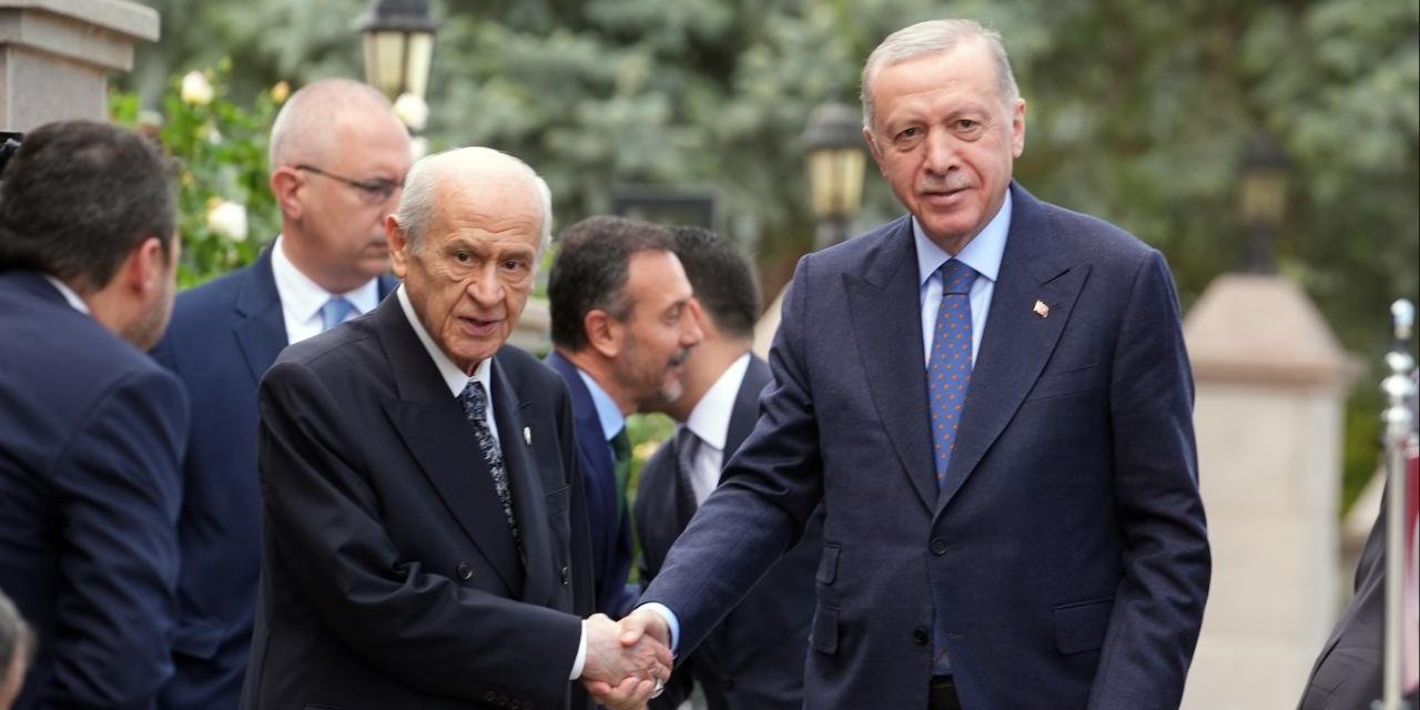Beştepe’de kritik zirve: Erdoğan ile Bahçeli bir araya geldi