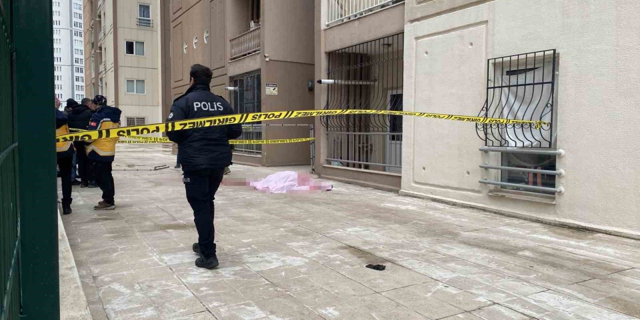 Kiraladığı 17. kattaki daireden düşerek hayatını kaybetti