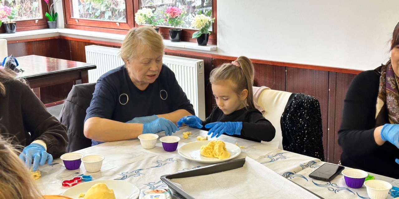 Bakırköy’de kuşaklar “3 Kuşak Bir Arada” kurabiye ekinliğinde buluştu