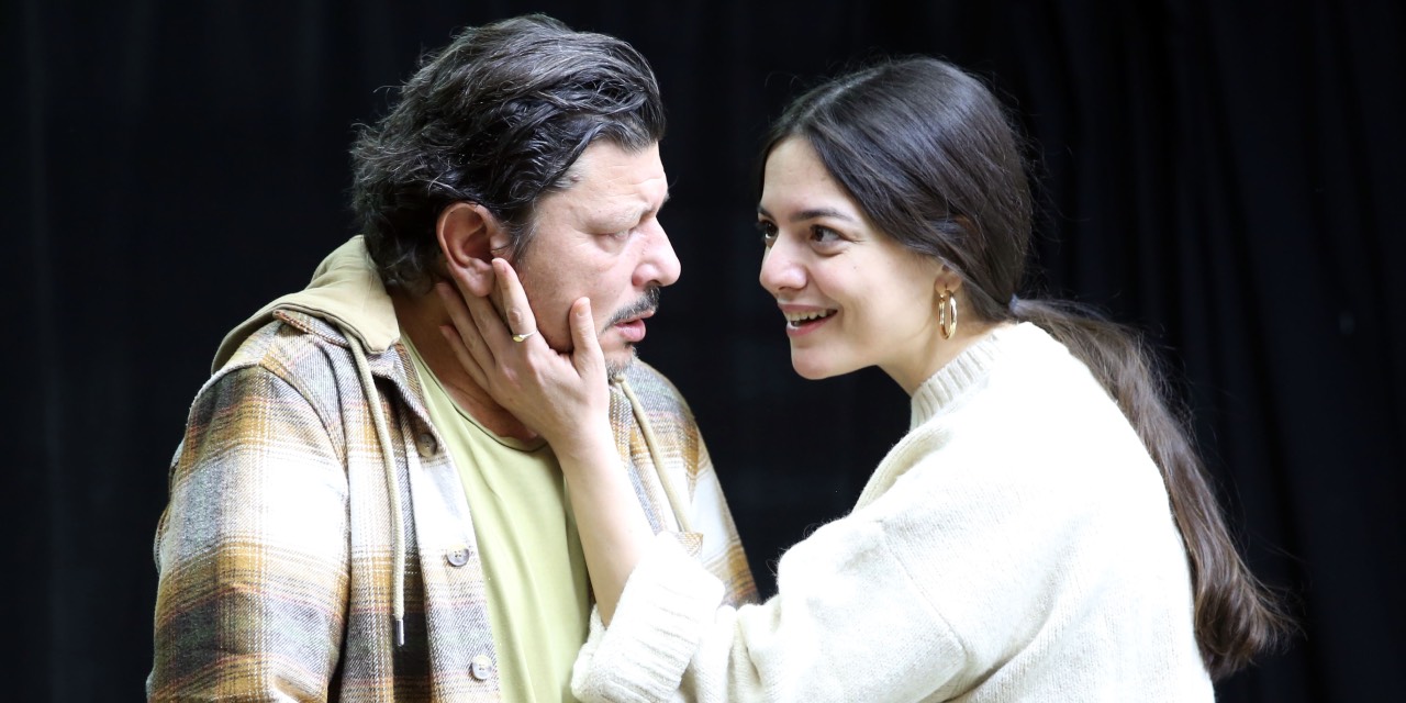 Eskişehir Şehir Tiyatroları’ndan dokunaklı hikâye: “Unutmak”