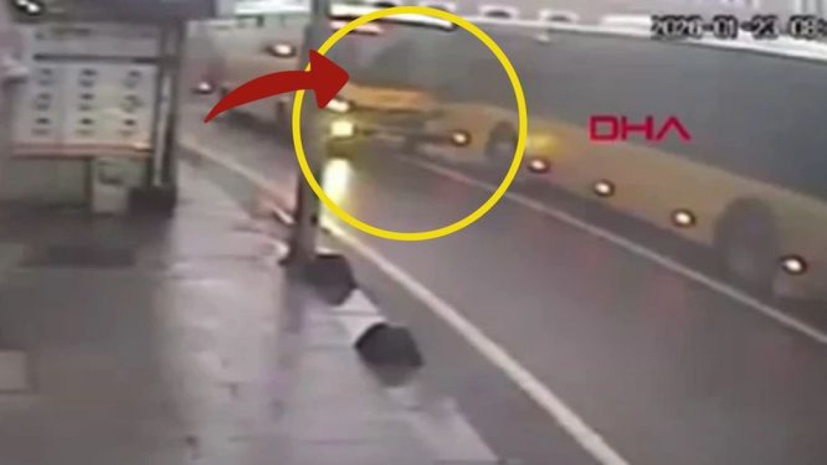 Beykoz'da iki İETT otobüsü kafa kafaya çarpıştı